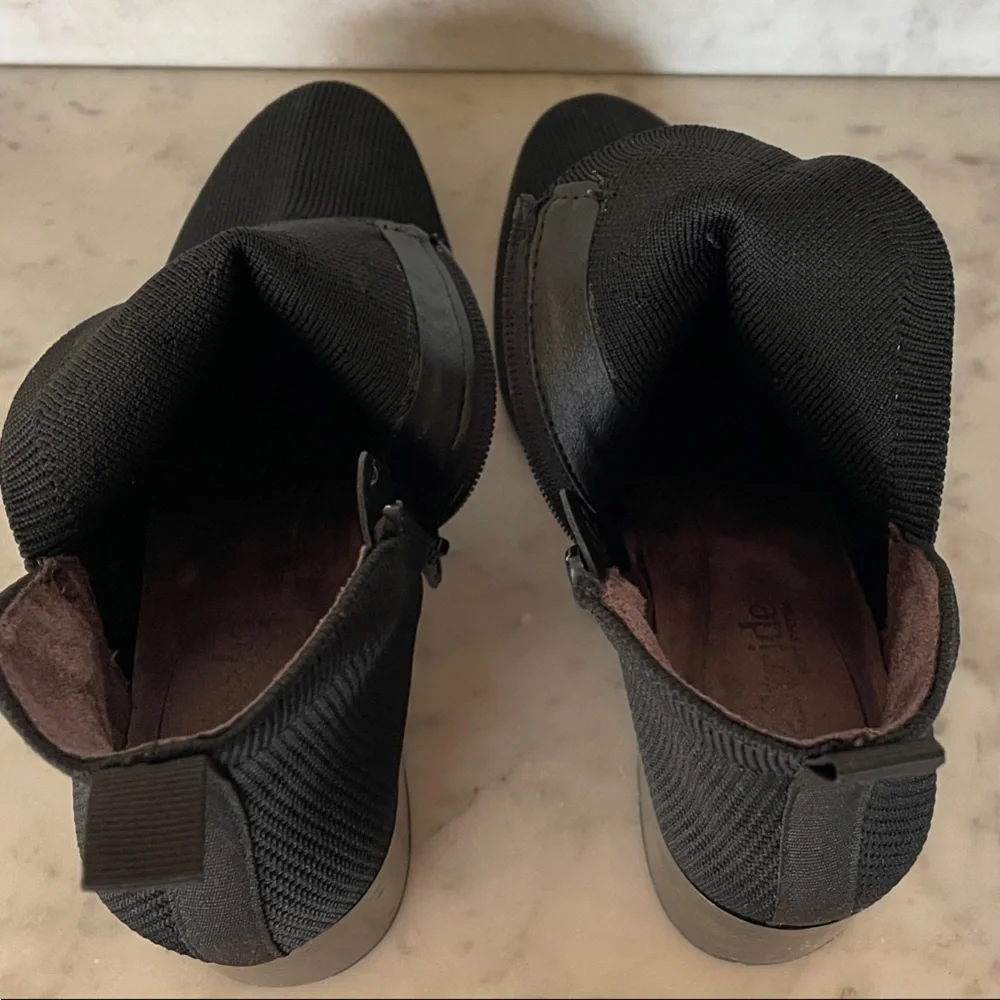 LIFE STRIDE Destined Black Ankle Boots Fabric Upper Zip Side